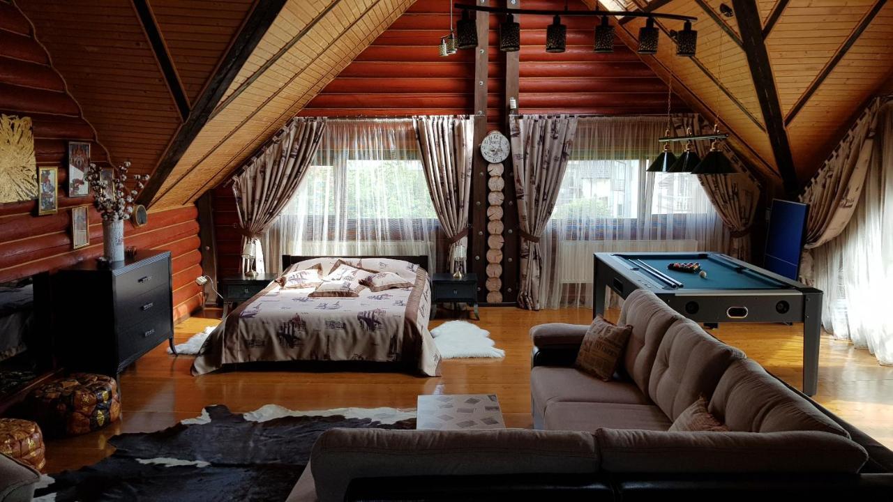 Luxury Apartments With Pool And Sauna In The Villa Černivci Esterno foto