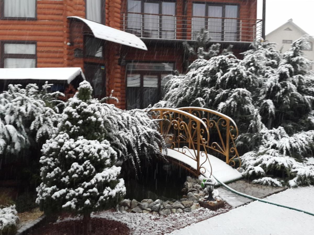 Luxury Apartments With Pool And Sauna In The Villa Černivci Esterno foto