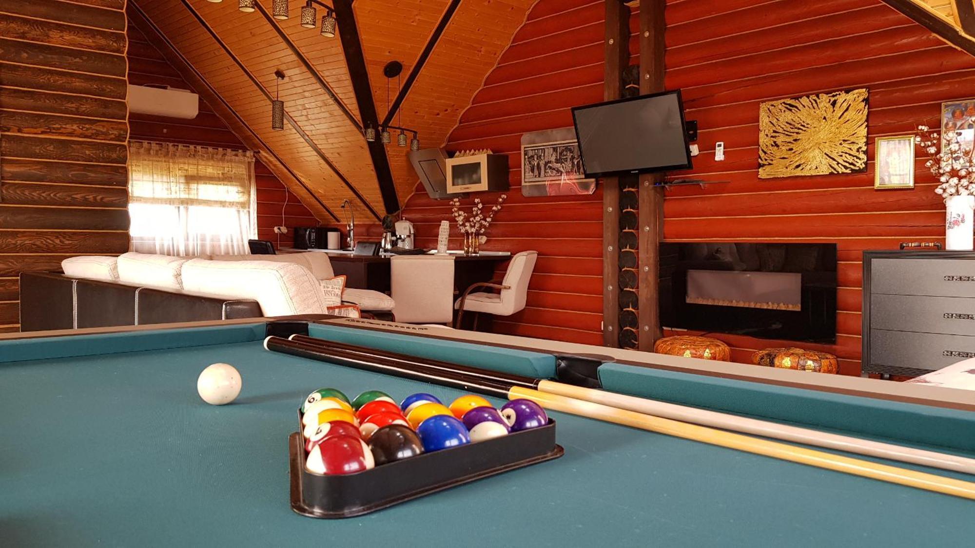 Luxury Apartments With Pool And Sauna In The Villa Černivci Camera foto